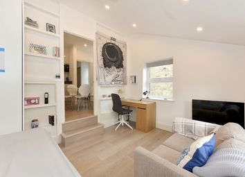 Thumbnail Flat to rent in Hoyle Road, Tooting