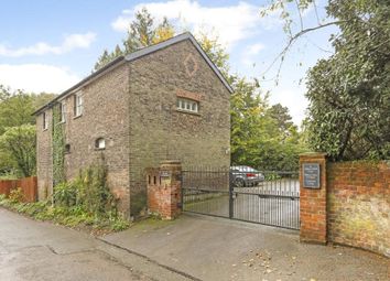 Thumbnail Maisonette to rent in Abbey Mill Lane, St. Albans, Hertfordshire