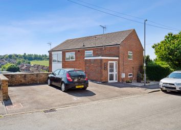 Thumbnail Flat for sale in Hillside, Chesham, Buckinghamshire