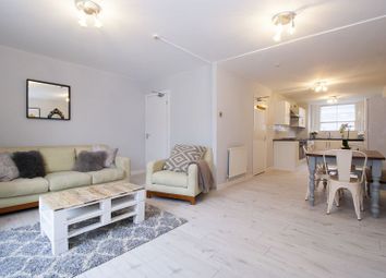 6 Bedroom Flat for rent