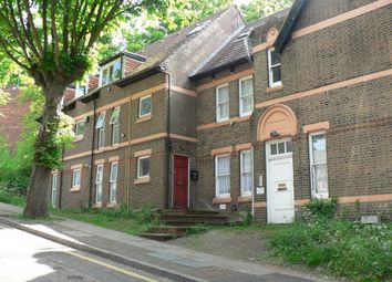 Thumbnail 1 bed flat to rent in Crescent Rise, Luton