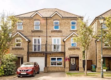 5 bed property for sale in Harvey Drive, Hampton TW12