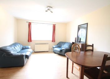 2 Bedrooms Flat to rent in Armoury Road, London SE8