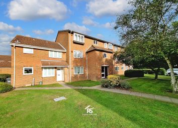 Thumbnail Flat for sale in Pickwick Close, Hounslow