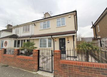 3 Bedrooms Semi-detached house to rent in Cranborne Road, Potters Bar EN6