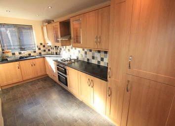 3 Bedrooms Terraced house to rent in Davenham Road, Darwen BB3