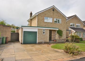 3 Bedrooms Detached house for sale in Shadwell Park Avenue, Leeds, West Yorkshire LS17