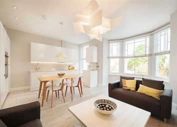 2 Bedrooms Flat to rent in Callcott Road, London NW6