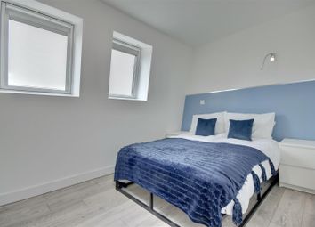 Thumbnail Room to rent in Canal Walk, Portsmouth