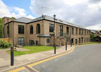 2 Bedrooms Flat for sale in Tamewater Court, Dobcross, Oldham OL3