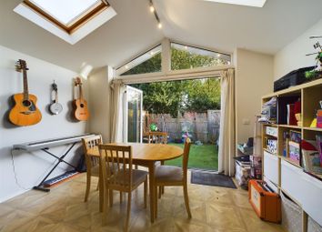 Walton on Thames - Terraced house for sale              ...