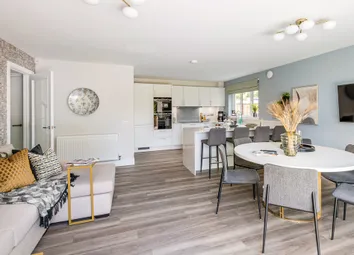 5 Bedroom Home For Sale | Family Kitchen Dining Area | cala Homes