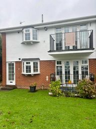 Thumbnail 2 bed property to rent in Leigh Cliff Road, Leigh-On-Sea