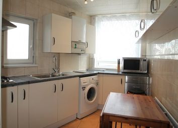 3 Bedrooms Flat to rent in Frances Street, London SE18