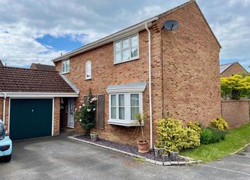 Thumbnail 4 bed link-detached house for sale in Tomlin Close, Thatcham