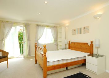 Thumbnail 4 bedroom property to rent in Almond Avenue, Ealing, London