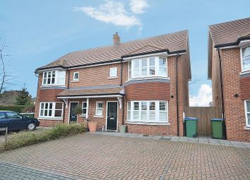 3 Bedroom Semi-detached house for rent