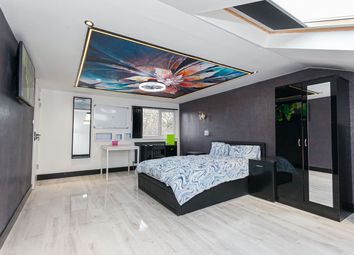 A Spacious And Stylish Large Double Bedroom Featur...