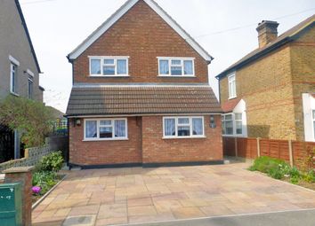 3 Bedrooms Detached house for sale in Havering Road, Rise Park RM1