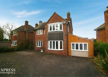 4 Bedrooms Detached house for sale in Matlock Road, Chesterfield, Derbyshire S40