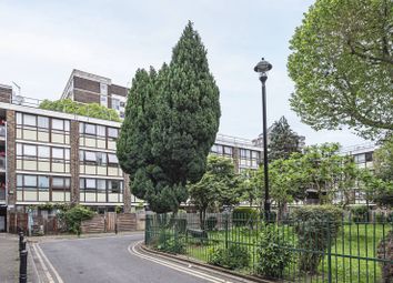 Thumbnail 3 bedroom flat to rent in Crondall Court, Hoxton, London