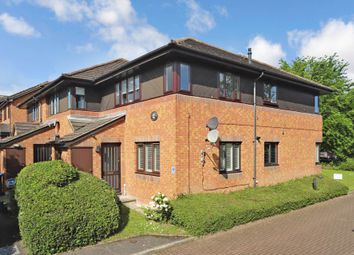 Thumbnail 2 bed flat for sale in Longfield Road, Tring