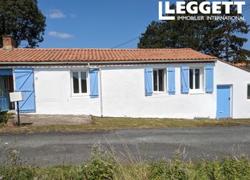 Thumbnail 3 bed villa for sale in Saint-Christophe-Du-Ligneron, Vendée, Pays De La Loire