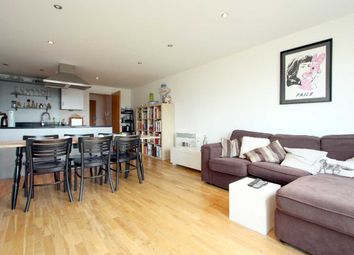 2 Bedrooms Flat to rent in Southgate Road, London, Islington N1