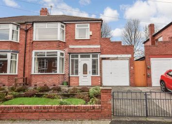 3 Bedrooms Semi-detached house for sale in Kingsway, Worsley, Manchester M28