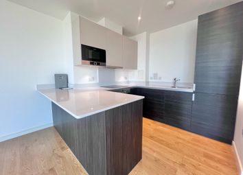 Thumbnail Flat to rent in Pinnacle Apartments, Saffron Square, Wellesley Road, Surrey