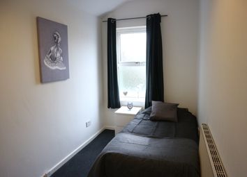 Thumbnail Room to rent in Greswold Street, West Bromwich