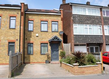 3 Bedrooms End terrace house for sale in Prospect Road, Woodford Green, Essex IG8