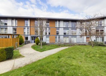 Thumbnail Flat to rent in Commonwealth Drive, Three Bridges, Crawley, West Sussex.