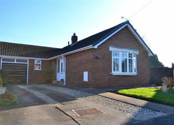 2 Bedrooms Bungalow for sale in Loatley Green, Cottingham, East Riding Of Yorkshire HU16
