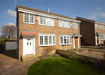3 Bedrooms Semi-detached house for sale in Mawcroft Close, Rawdon, Leeds, West Yorkshire LS19