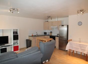 2 Bedrooms Flat to rent in Plumstead Road, London SE18