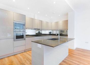 3 Bedrooms Flat to rent in Raglan House, Muswell Hill N10