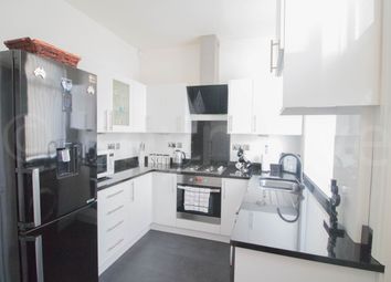 3 Bedrooms Terraced house for sale in Sandygate Terrace, Cutler Heights, Bradford BD4