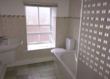 2 Bedrooms Flat for sale in Ightenhill Street, Padiham, Burnley BB12