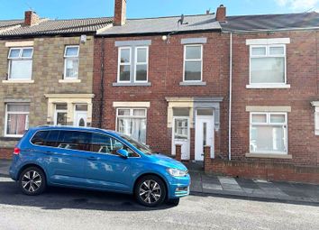 Thumbnail Flat to rent in Chirton West View, North Shields