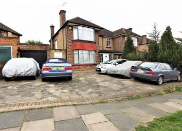 3 Bedrooms Semi-detached house for sale in South Lodge Drive, Oakwood N14