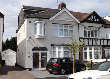 Thumbnail Room to rent in Monkswood Gardens, Ilford, Essex