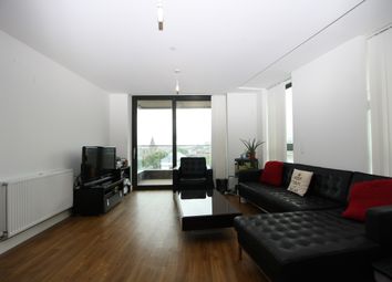 2 Bedrooms Flat to rent in Waterside Park, Connaught Heights, London E16