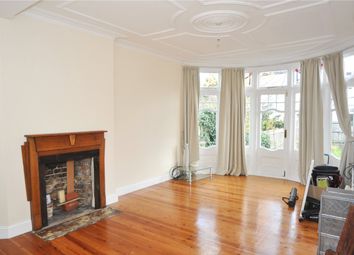 2 Bedrooms Flat to rent in The Grove, London N13