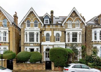 2 Bedrooms Flat for sale in Bolingbroke Grove, London SW11