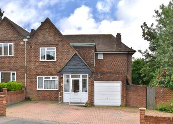3 Bedrooms Semi-detached house for sale in Hever Croft, London SE9
