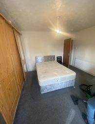 Thumbnail 5 bed shared accommodation to rent in Malmesbury Road, Shirley, Southampton