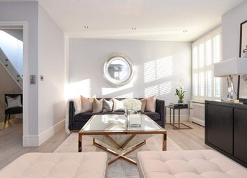 Thumbnail 2 bedroom flat for sale in Sinclair Road, London