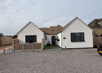 Thumbnail Flat to rent in Milestone Road, Carterton, Oxfordshire