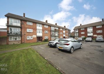Thumbnail Flat for sale in Ross Close, Luton, Bedfordshire